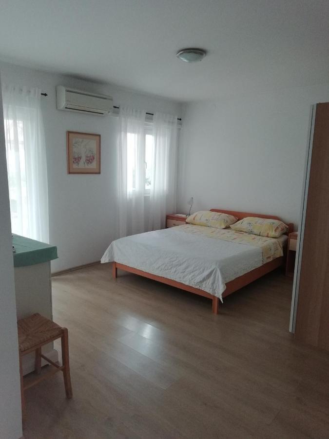 Feel Good Apartment Banjol Exterior foto