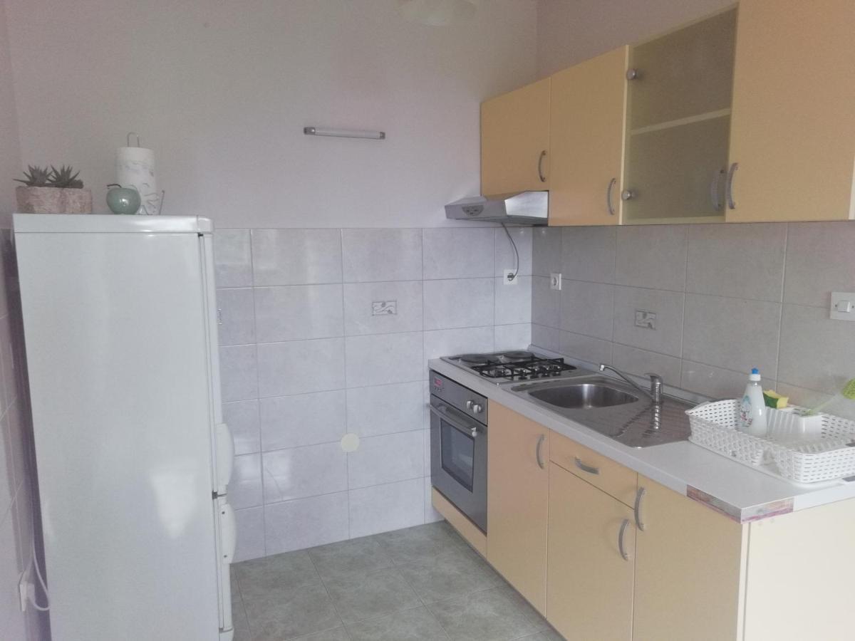 Feel Good Apartment Banjol Exterior foto